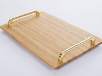 Taca z drewna dębowego ze złotymi rączkami
